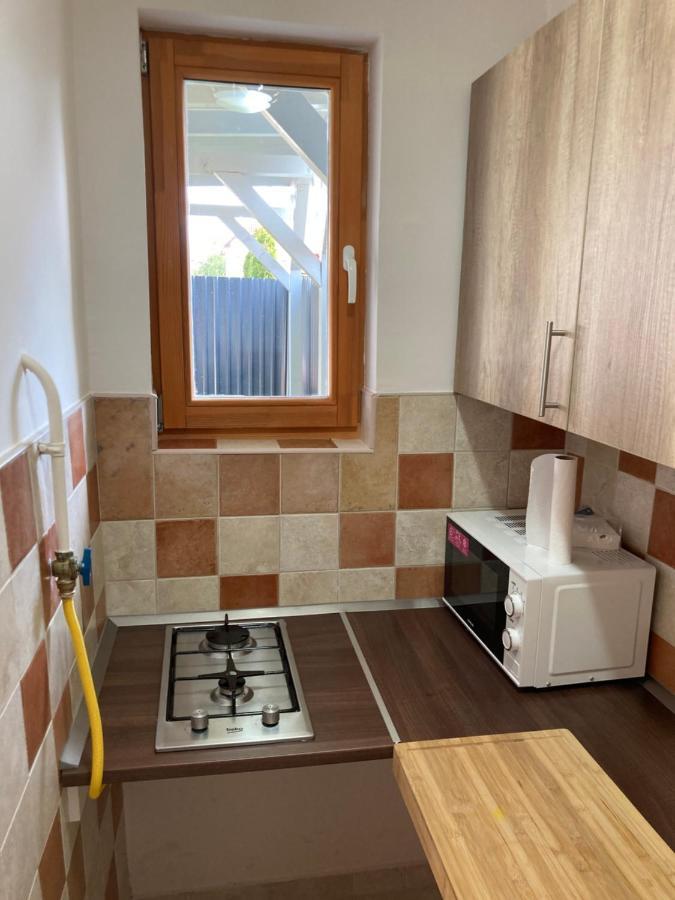 Bazsalikom-Apartman Mezőkövesd Kültér fotó